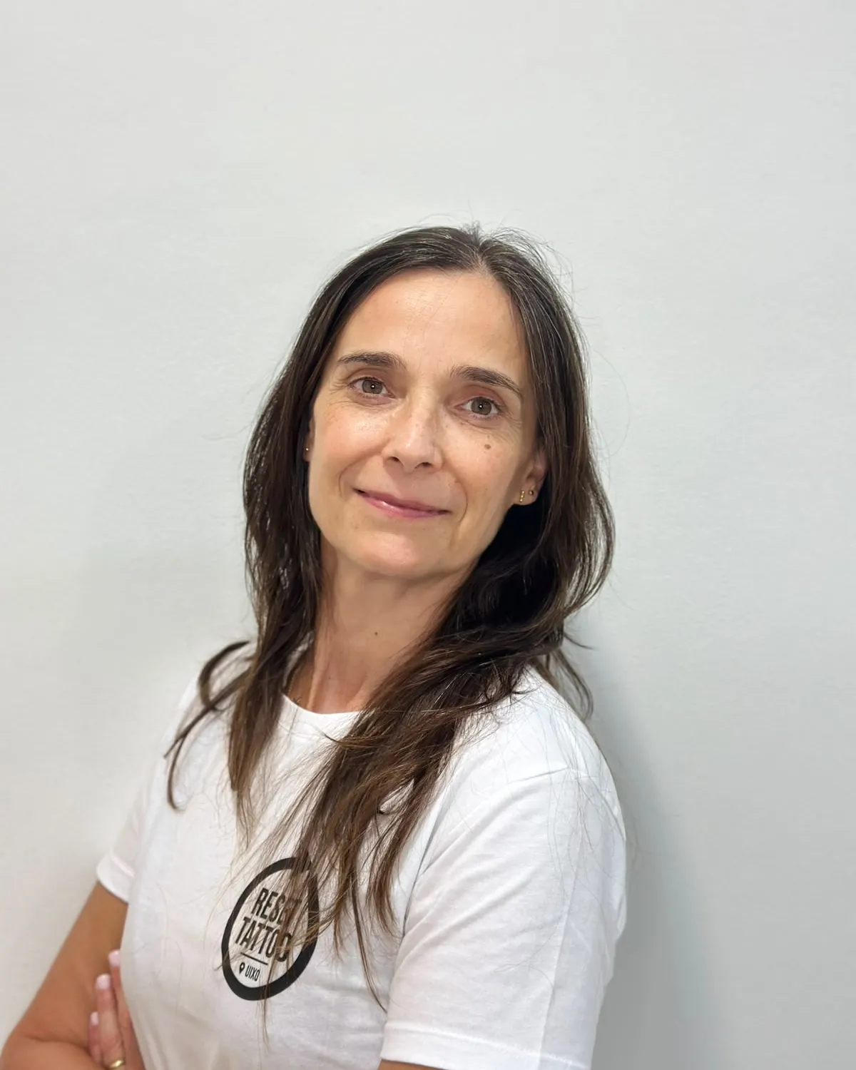 Esther Alajarín, técnica de láser de Reset Tattoo Uixó